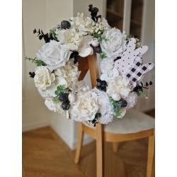 Wianek kwiatowy wiosenny wielkanocny na drzwi Białe Róże